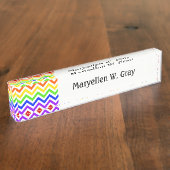 Rainbow-kleuren, White Large Chevron ZigZag Patter Naambordje (Zijkant)