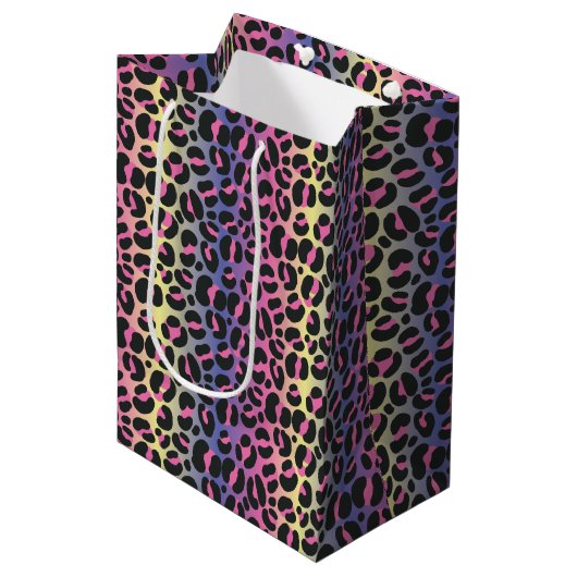 Rainbow Leopard Print Medium Cadeauzakje (Voorkant Gekanteld)