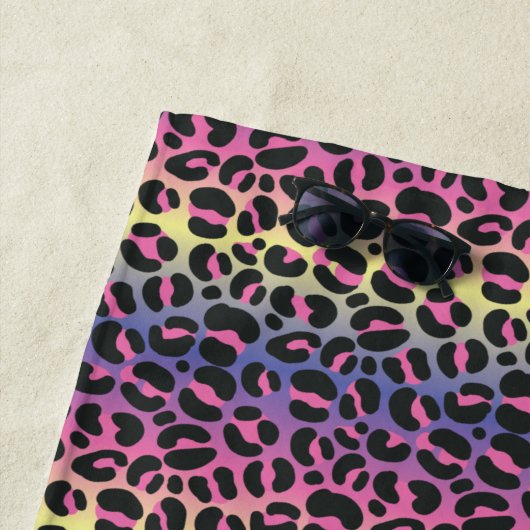 Rainbow Leopard Print Strandlaken (In situ)