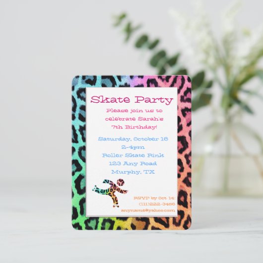 Rainbow Leopard Roller Schaats Birthday Uitnodigin Kaart (Staand voorkant)