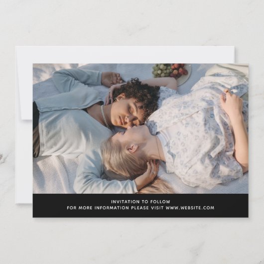 Rainbow Letters Black LGBTQ+ Typografie Save The Date (Achterkant)