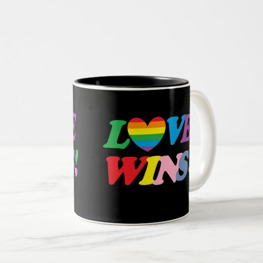 Rainbow Love Wins Heart LGBT Tweekleurige Koffiemok (Voorkant rechts)