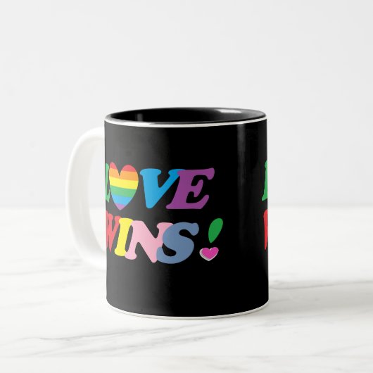 Rainbow Love Wins Heart LGBT Tweekleurige Koffiemok (Voorkant links)