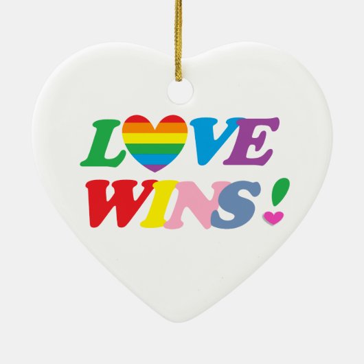 Rainbow Love Wins! LGBT Keramisch Ornament (Achterkant)