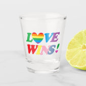 Rainbow Love Wins LGBT Shot Glas (Voorkant)