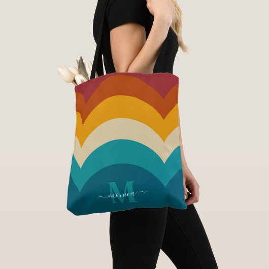 Rainbow Monogram Aangepaste naam Retro Sunset Stri Tote Bag (Dichtbij)