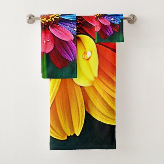 Rainbow Petal Flower Art Bad Handdoek (Insitu)