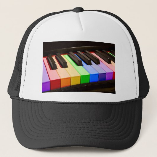 Rainbow Piano Trucker Pet (Voorkant)