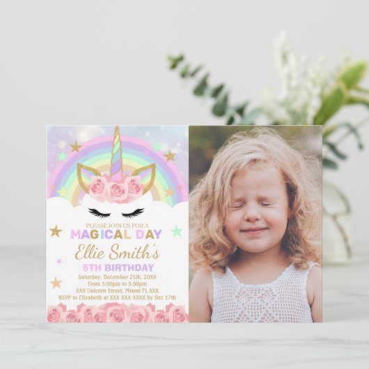 Rainbow Pink Unicorn Verjaardag Uitnodiging (Staand voorkant)
