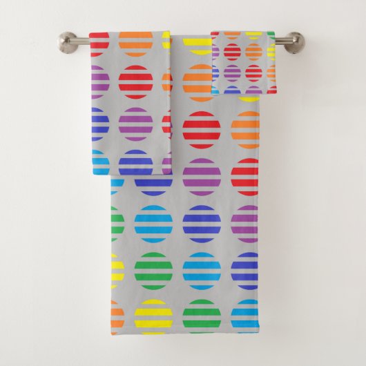 Rainbow Polka Dots and Stripes Silver Bad Handdoek (Insitu)