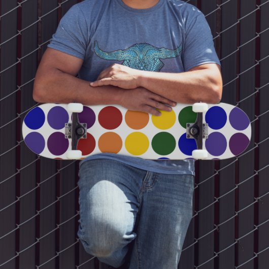 Rainbow Polka Dots on White Persoonlijk Skateboard (Buiten 3)