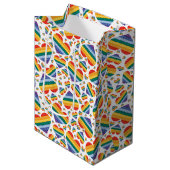 Rainbow Pride Hearts Gift Bag Medium Cadeauzakje (Voorkant Gekanteld)