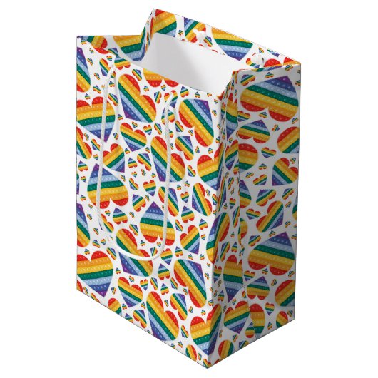 Rainbow Pride Hearts Gift Bag Medium Cadeauzakje (Voorkant Gekanteld)