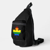 Rainbow pride maple leaf  sling bag (Rechterhoek)