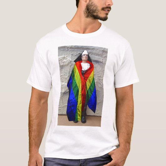 RAINBOW PRIDE NUN T-SHIRT (Voorkant)