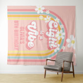 Rainbow Retro Eight is een Vibe Groovy 8e Verjaard Wandkleed (In Situ (horizontaal))