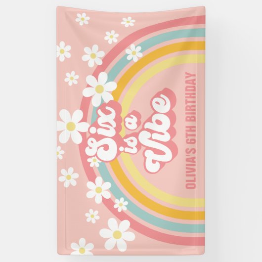 Rainbow Retro Six is een Vibe Groovy 6e verjaardag Spandoek (Verticaal)