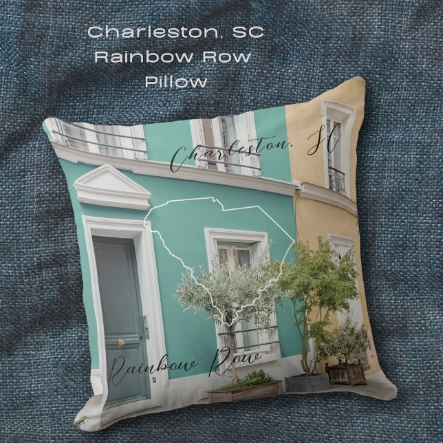 Rainbow Row Charleston gepersonaliseerd Sierkussen (A throw pillow featuring a colorful picture of Rainbow Row in Charleston South Carolina! )