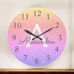 Rainbow Sparkle Glitter Monogram Naam en Initiaal Grote Klok<br><div class="desc">Rainbow Pastel Gold,  Paars en Roze Ombre Sparkle Glitter Monogram Name and Initiaal Serving Wall Clock. De Wall Clock maakt het perfecte cadeau voor iemand die van sparkle en glitter houdt.</div>