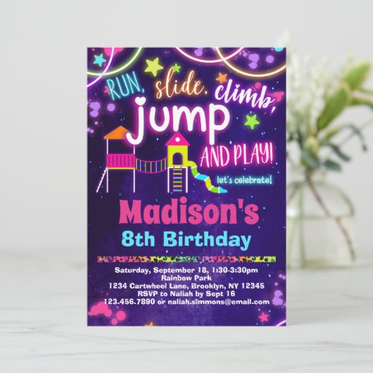 Rainbow Speeltuin Verjaardagsfeestuitnodiging Kaart (Staand voorkant)