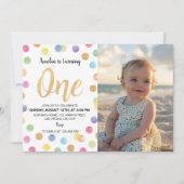 Rainbow Spot Pastel 1e verjaardag foto uitnodiging (Voorkant)