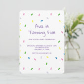 Rainbow Sprinkles verjaardagspatroon uitnodiging (Staand voorkant)