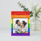 Rainbow Striped Couple Photo Wedding Invitation Briefkaart (Staand voorkant)