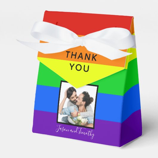 Rainbow Striped Gay Pride Foto LGBTQ Weddenschap Bedankdoosjes (Voorkant Zijde)
