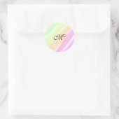 Rainbow stripes aquarellijnen voeg uw monogram toe ronde sticker (Tas)