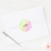 Rainbow stripes aquarellijnen voeg uw monogram toe ronde sticker (Envelop)