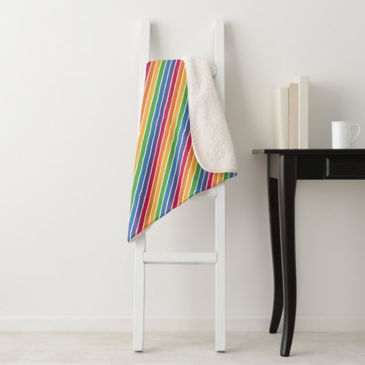 Rainbow Stripes Pattern Sherpa Deken (In situ)