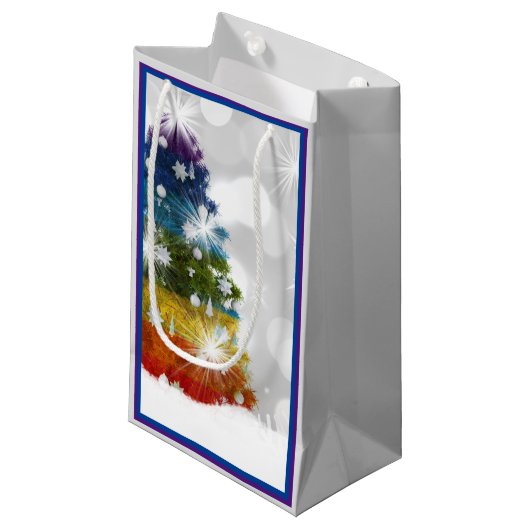 Rainbow Tree Gift Bag Klein Cadeauzakje (Voorkant Gekanteld)