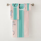 Rainbow Unicorn, kleurrijke sterstaven monogram Bad Handdoek (Insitu)