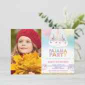 Rainbow Unicorn pyjama verjaardagsfeestje foto Kaart (Staand voorkant)