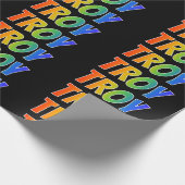 Rainbow Voornaam "TROY"; vun & kleurrijk Cadeaupapier (Hoek)
