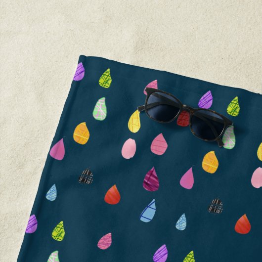 Raindrop boho kleurig creatief strandlaken (In situ)