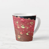 Raindrops Closeup, Spacey Cherry Red Latte Mok (Rechterhoek)