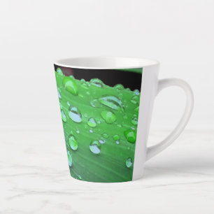 Raindrops Closeup, Spacey Green Latte Mok