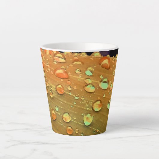 Raindrops Closeup, Spacey Rust Sinaasappel Latte Mok (Voorkant)