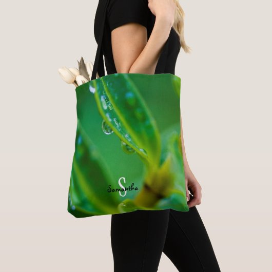 Raindrops on Green Leaves Tote bag (Dichtbij)