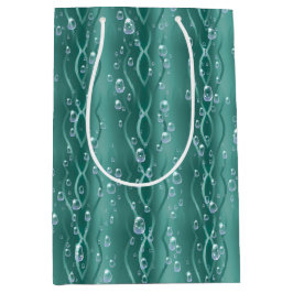 Raindrops op groen metaal medium cadeauzakje