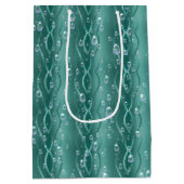 Raindrops op groen metaal medium cadeauzakje (Achterkant)