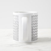 Rainy Sky Gray Chevron Pattern Grote Koffiekop (Achterkant)