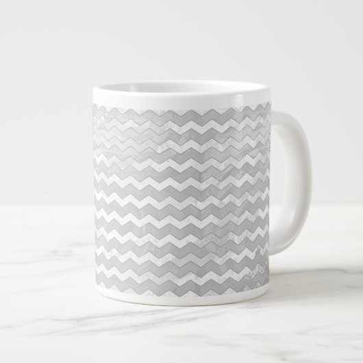 Rainy Sky Gray Chevron Pattern Grote Koffiekop (Voorkant rechts)