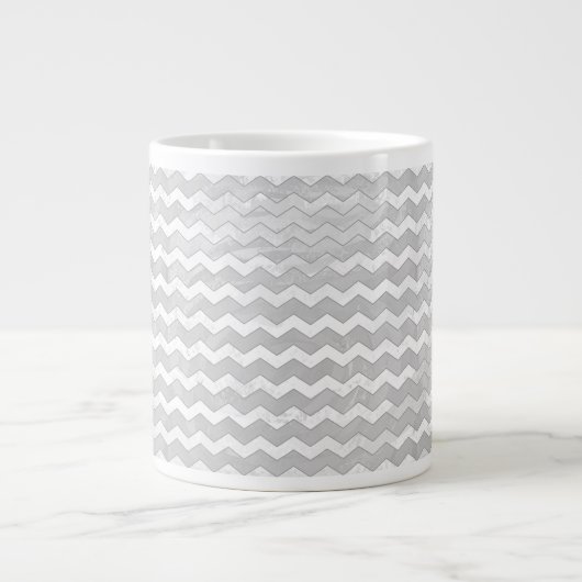 Rainy Sky Gray Chevron Pattern Grote Koffiekop (Voorkant)
