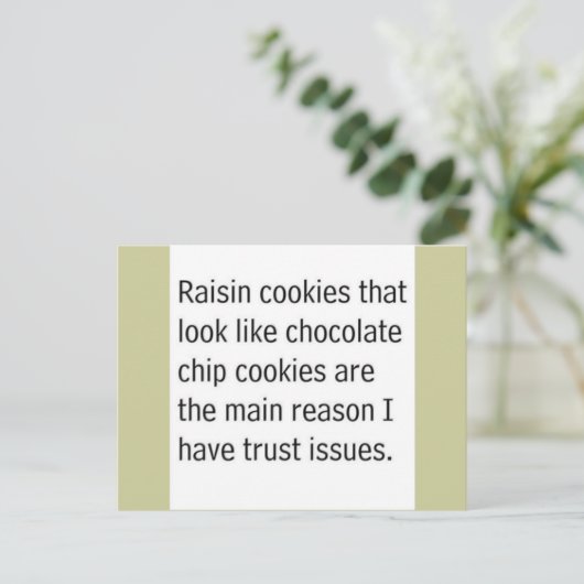 RAISIN COOKIES DIE ZOEKEN ALS CHOCOLATE CHIPS ZIJN BRIEFKAART (Staand voorkant)