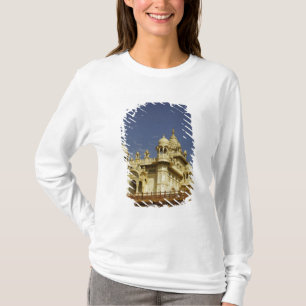 Rajasthan, India Een vrouw staande bij een oude T-shirt