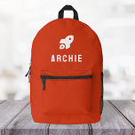 Raket icoon motief minimaal rood bedrukte rugzak<br><div class="desc">Een ontwerp op maat op een rode achtergrond met een raketmotief in het wit dat gemakkelijk kan worden vervangen door het uploaden van uw eigen logo, afbeelding of motief! De gepersonaliseerde monogramnaam in witte moderne bloktypografie kan worden vervangen door uw eigen naam of aangepaste tekst. Het perfecte cadeau of accessoire!...</div>