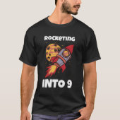 Raketing in 9 Moon Astronaut Kind 9e Verjaardag T-shirt (Voorkant)