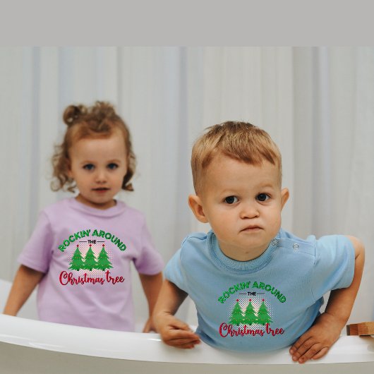 Raketjes rond de kerstboom Baby T-shirt